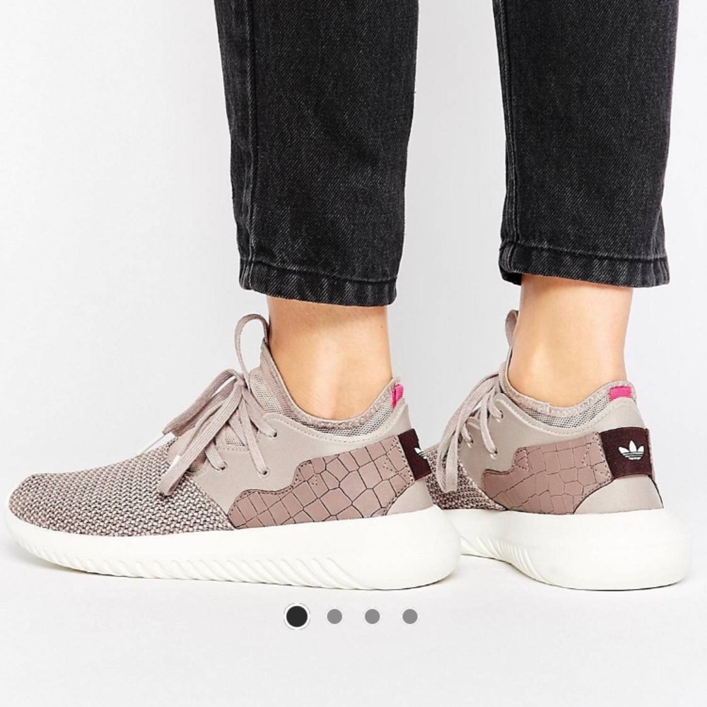 EUC adidas originals tubular entrap sneakers 7.5